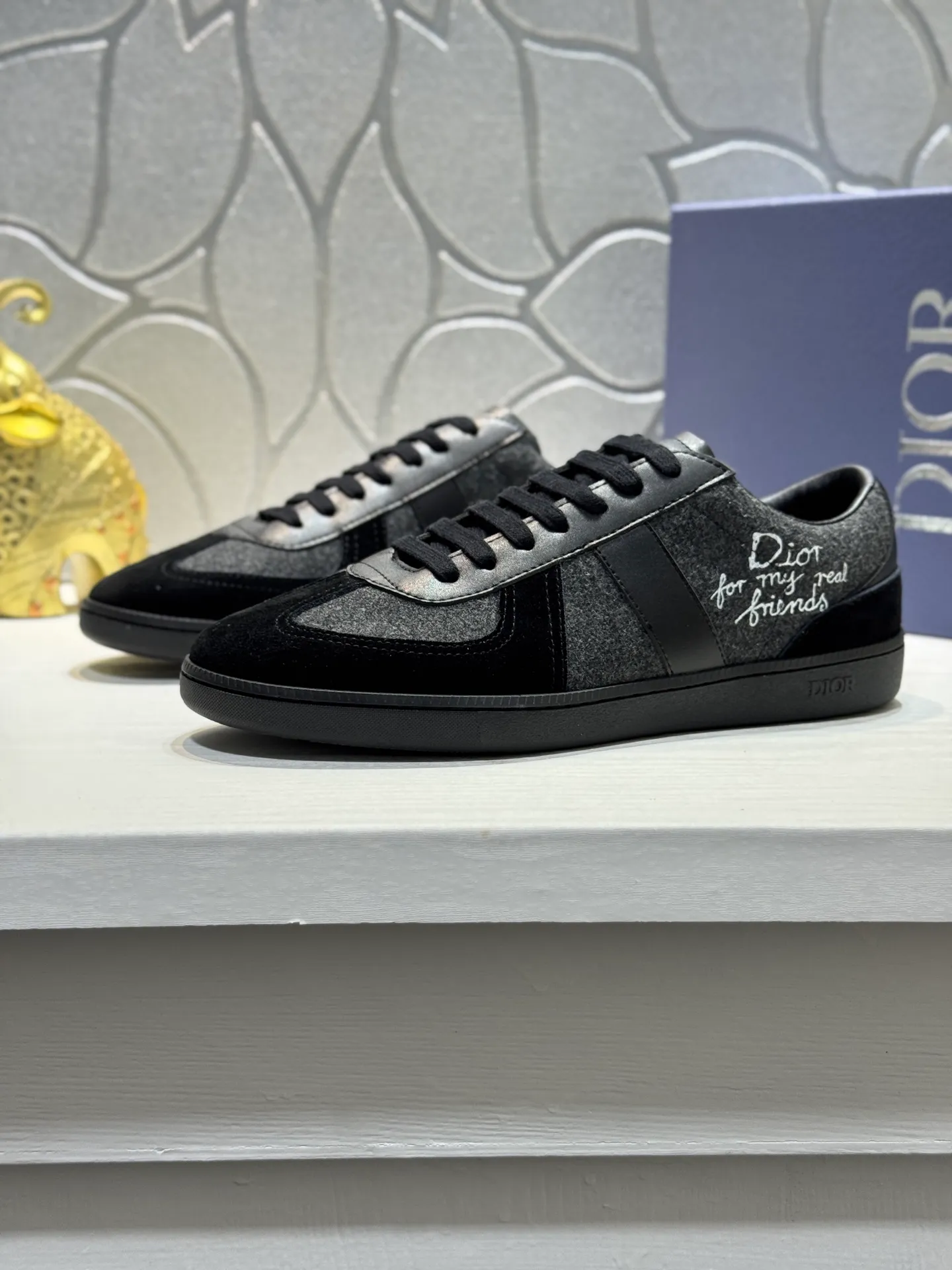 Men's shoes 💰400 [New style] 🎠🎠Dior🔍Top purchasing agent🇮🇹Di's hot model super popular sneakers are synchronized with the new product counters. The uppers are made of original Italian imported cowhide. The logo graphics are perfectly reproduced with complex craftsmanship necessary for fashionistas. The lining of imported soft sheepskin Sole: The original sole is specially provided by the original factory. The exclusive movable molded sole is super comfortable. The original factory follows the order. 🔍🔍Multiple colors are available. You can enter and exit the counter at will. Welcome to compare. A must-have for trendy men. Code number: 38-44 (45 customized
